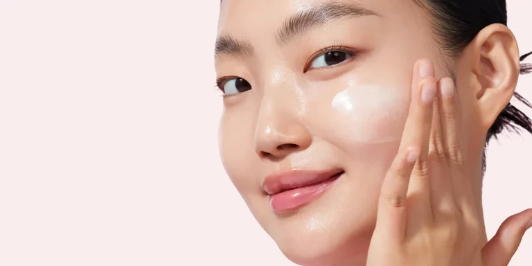 Crème hydratante : le geste qui scelle toute la routine