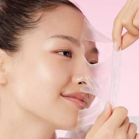 Masque en tissu : ce qu&rsquo;il fait vraiment, et ce que le mot « collagène » ne vous dit pas